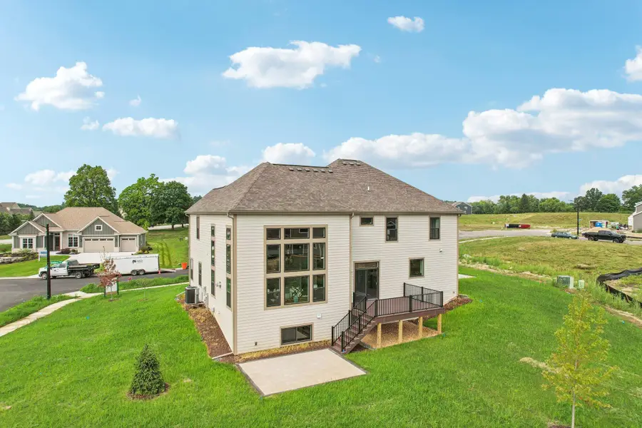 W208N5652 Turnberry Ln, Menomonee Falls, WI 53051 - #3