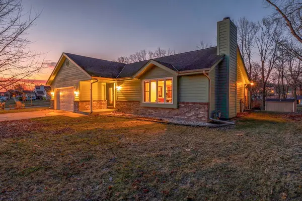 605 Cleveland Ave, Hartford, WI 53027