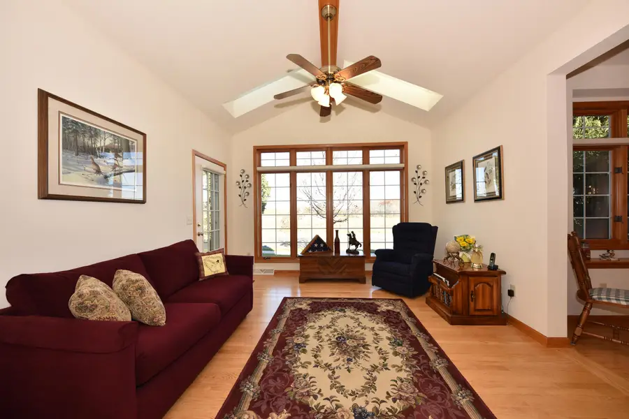 2436 Caribou Ln, Grafton, WI 53024 - #3