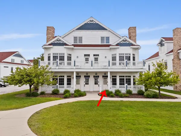 418 Beachfront Ct, Sheboygan, WI 53081