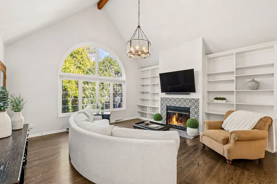 738 Elm Grove Rd, Elm Grove, WI 53122 - #2