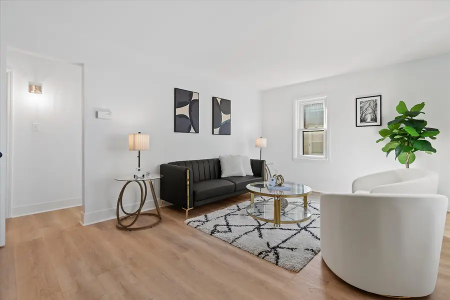 1301 E Norwich Ave, Saint Francis, WI 53235 - #3