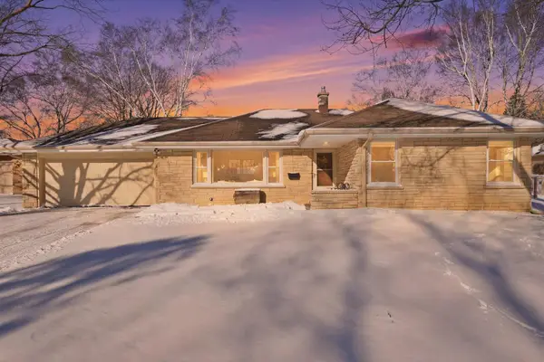 963 14th Ave, Grafton, WI 53024