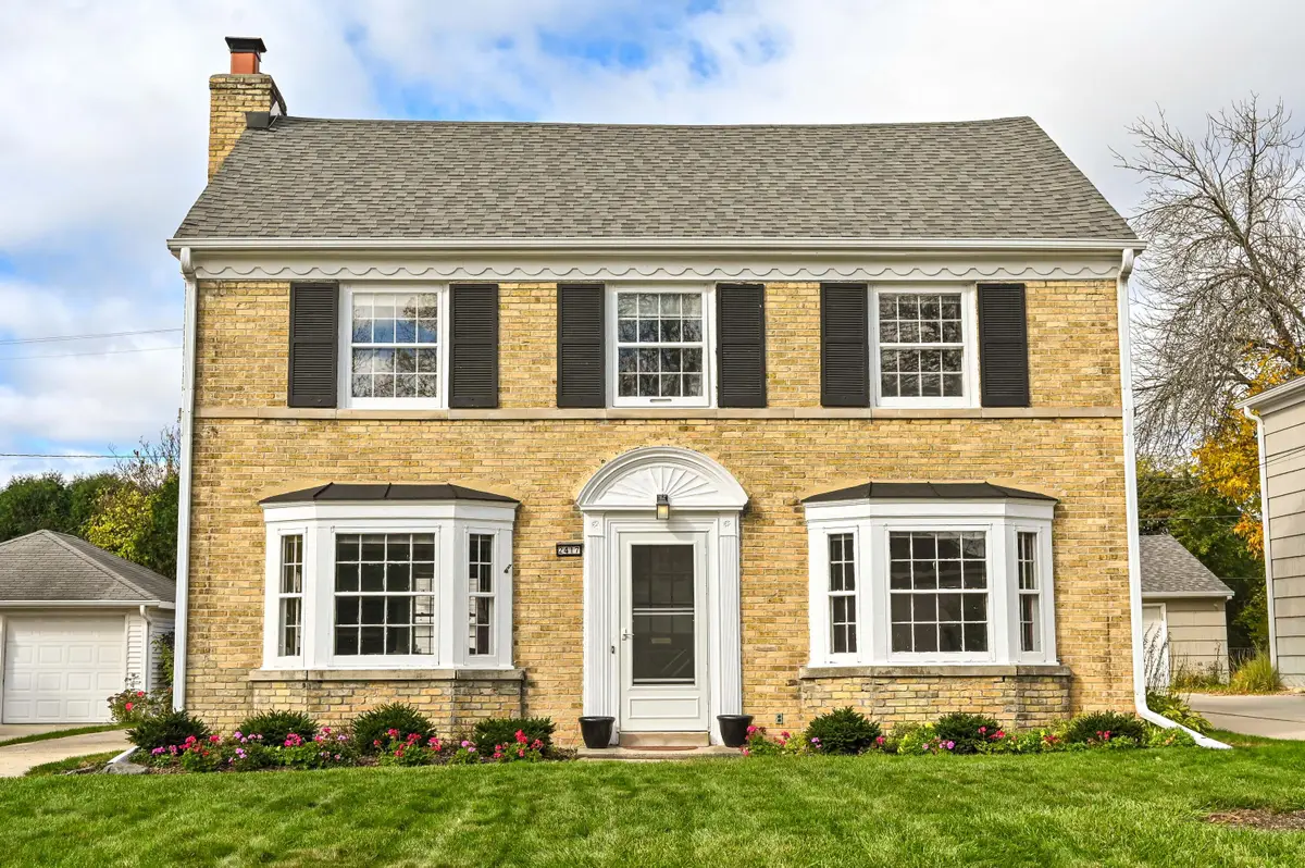 2417 N 96th St, Wauwatosa, WI 53226 - #1