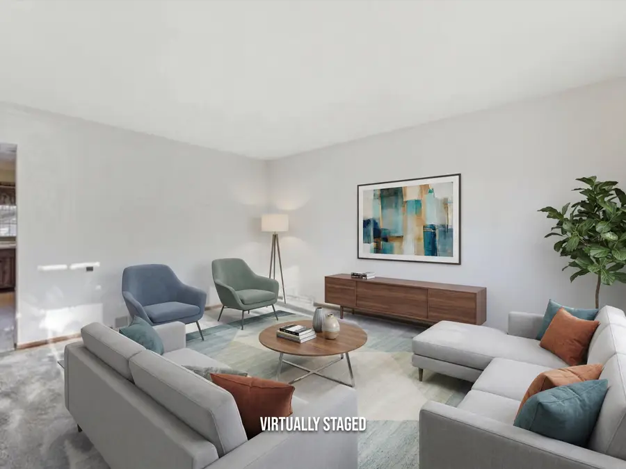 802 Forest Cir, Manitowoc, WI 54220 - #2