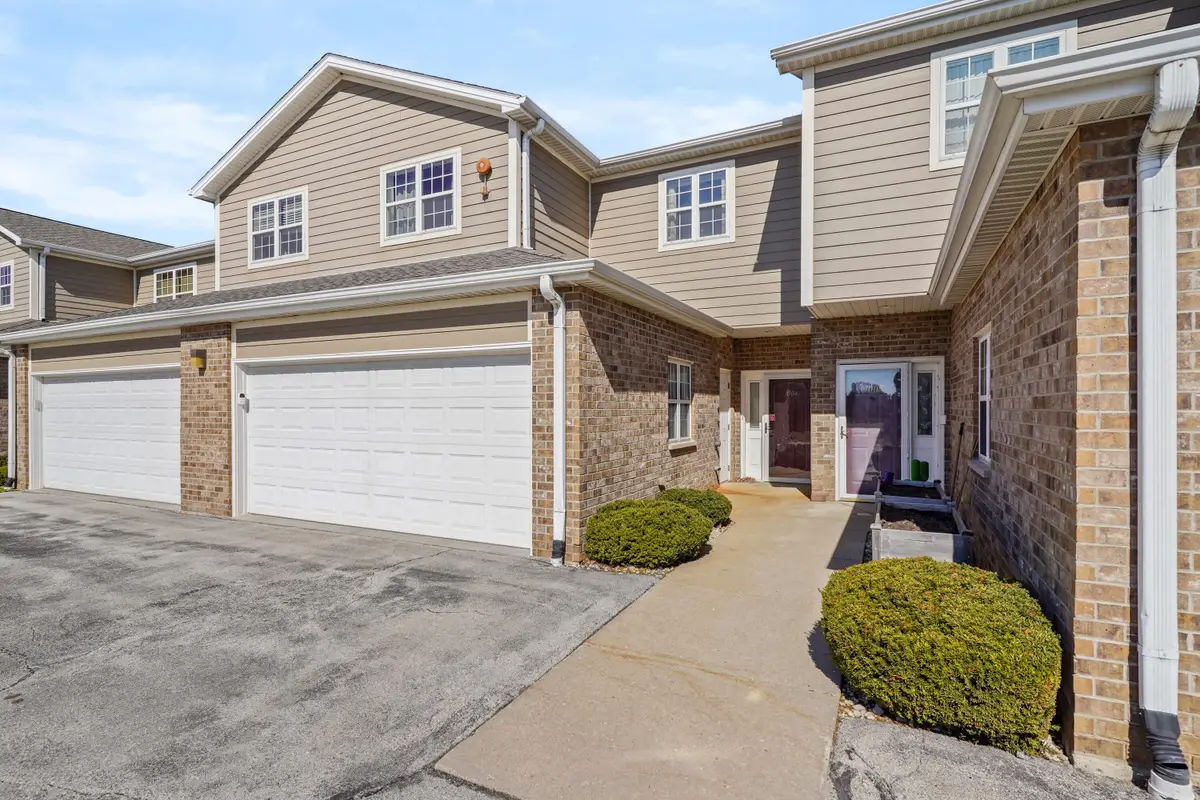 2425 11th Pl, Somers, WI 53140 - #1