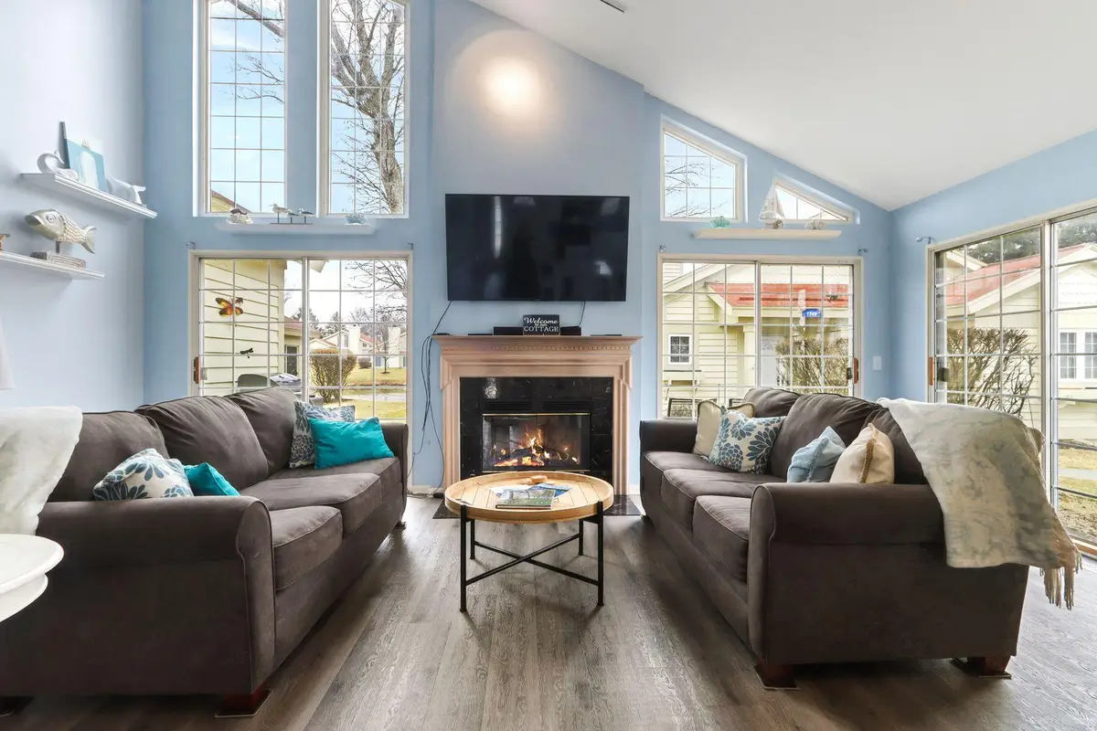 1737 Cottage Dr, Lake Geneva, WI 53147 - #1