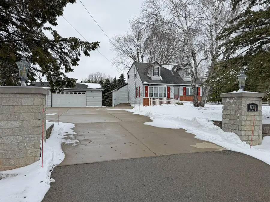 832 W Main St, Trenton, WI 53090 - #3