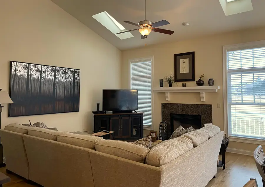 841 Eagleton Dr, Geneva, WI 53147 - #2