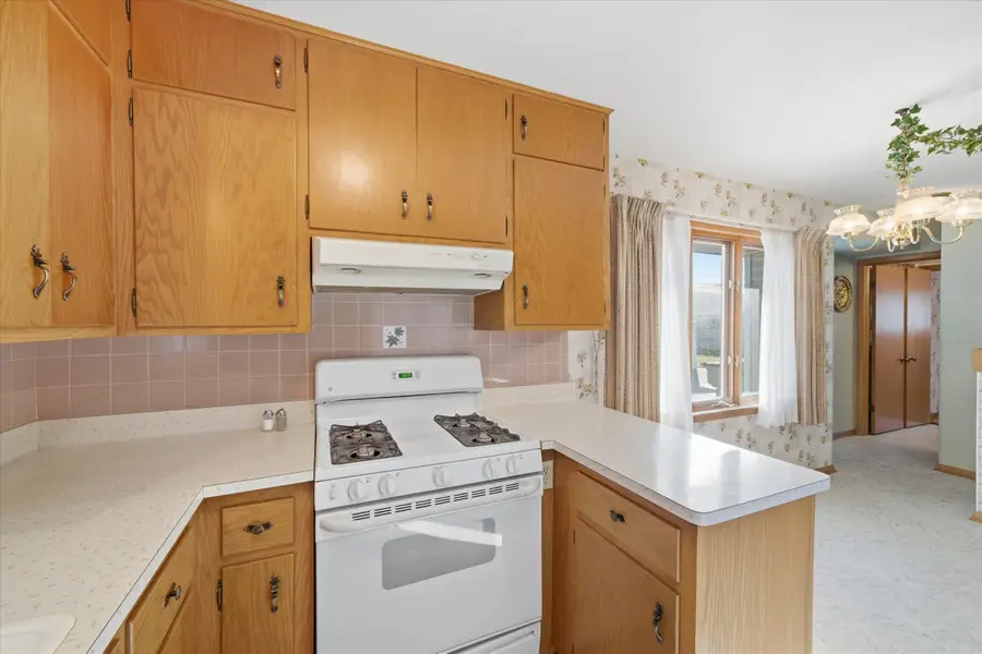 7106 N 37th St, Milwaukee, WI 53209 - #3