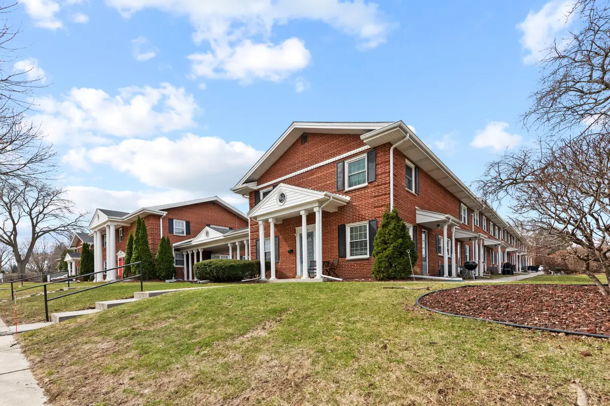 3107 S 122nd St, West Allis, WI 53227 - #1