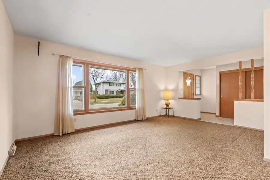 6061 S 19th St, Milwaukee, WI 53221 - #3