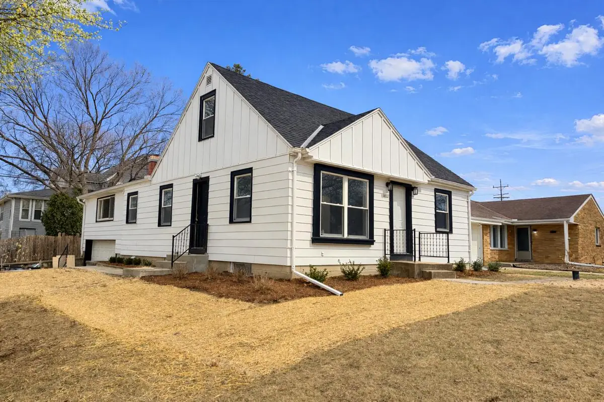 4076 N 93rd St, Wauwatosa, WI 53222 - #1