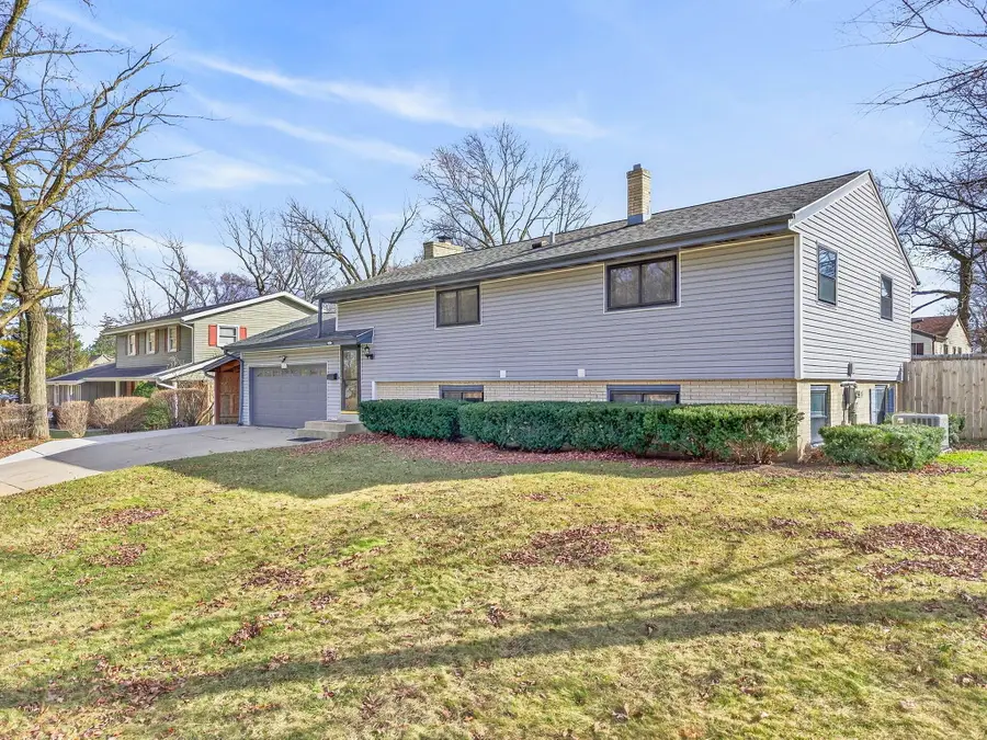 1819 W Mallory Ave, Milwaukee, WI 53221 - #3