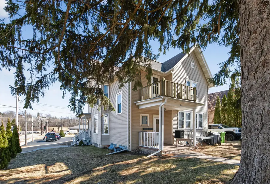 202 S School St, Mayville, WI 53050 - #3