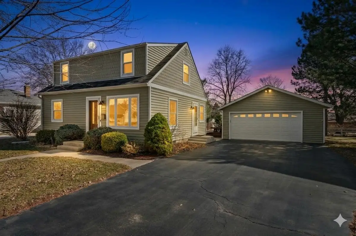 1038 4th Ave, Grafton, WI 53024 - #1