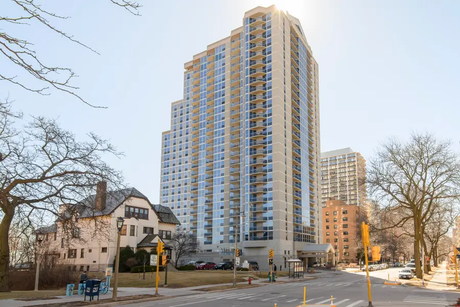 1660 N Prospect Ave, Milwaukee, WI 53202 - #2