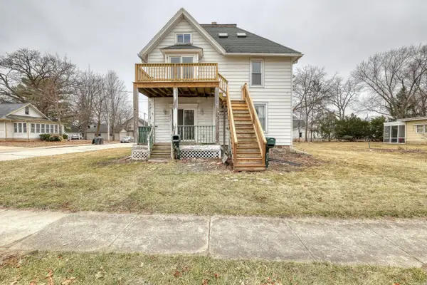 301 Pleasant St, Mukwonago, WI 53149