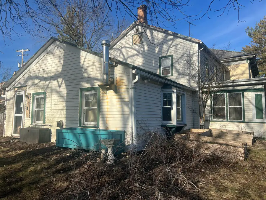 143 W Waukesha Rd, Eagle, WI 53119 - #3