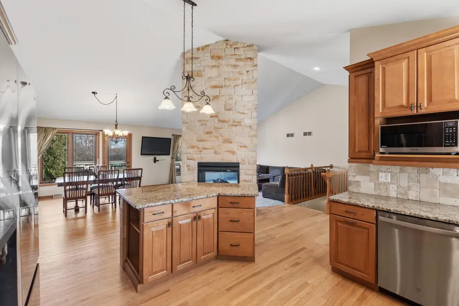 6180 S Preston Ln, New Berlin, WI 53151 - #2