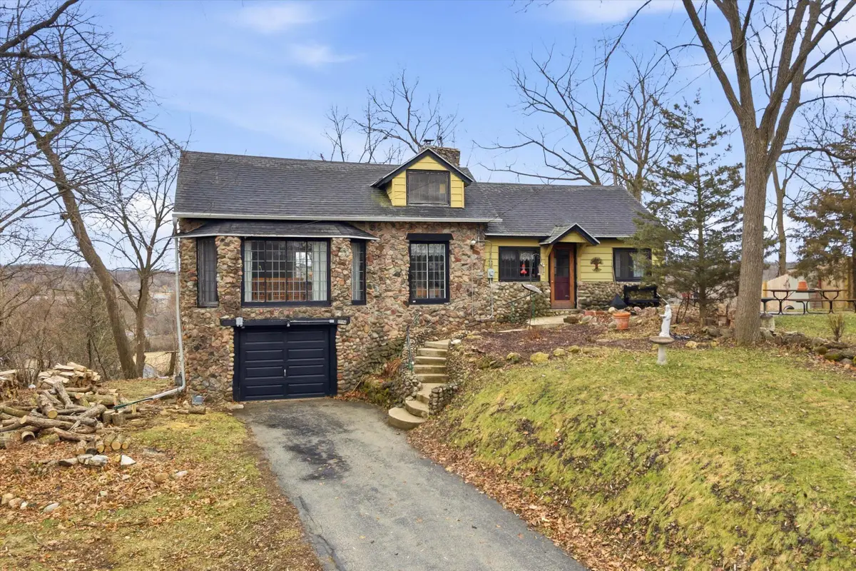 1576 Highland Ave, Hubertus, WI 53033 - #1