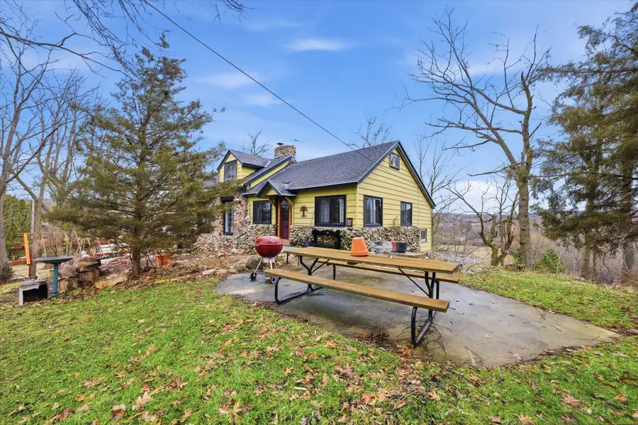 1576 Highland Ave, Hubertus, WI 53033 - #3