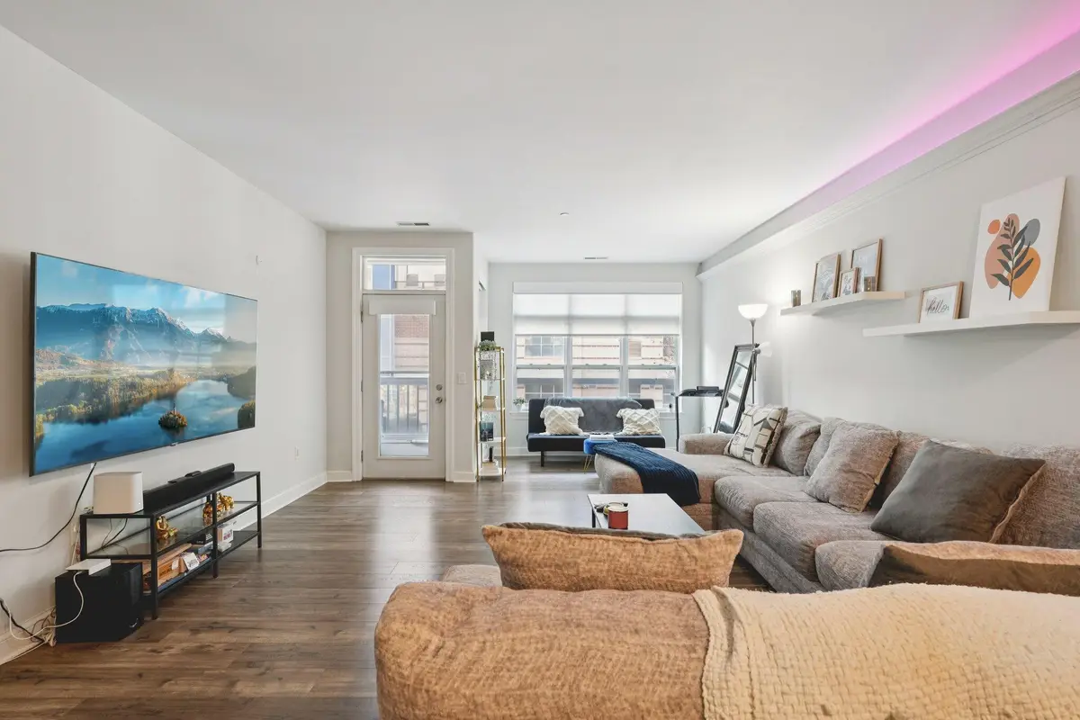 1915 N Water St, Milwaukee, WI 53202 - #1