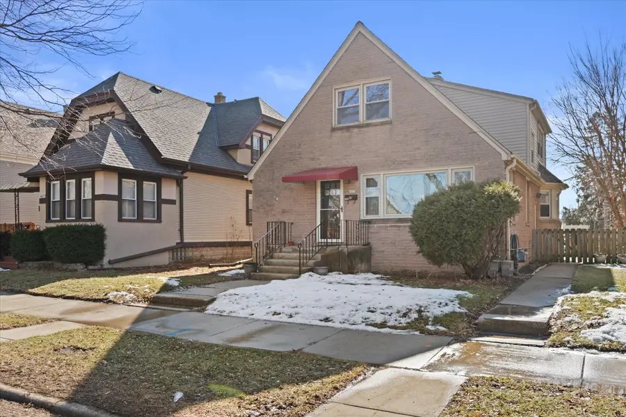 6025 W Lapham St, West Allis, WI 53214 - #3