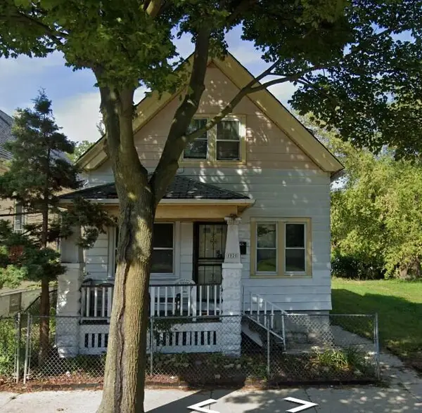 1020 W Hadley St, Milwaukee, WI 53206