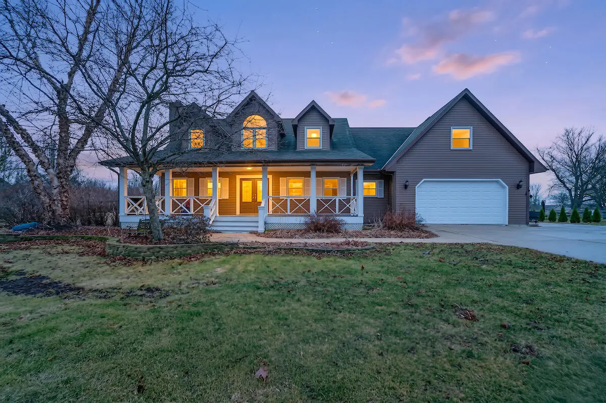 W5665 Lakeshore Dr, Elkhorn, WI 53121 - #1