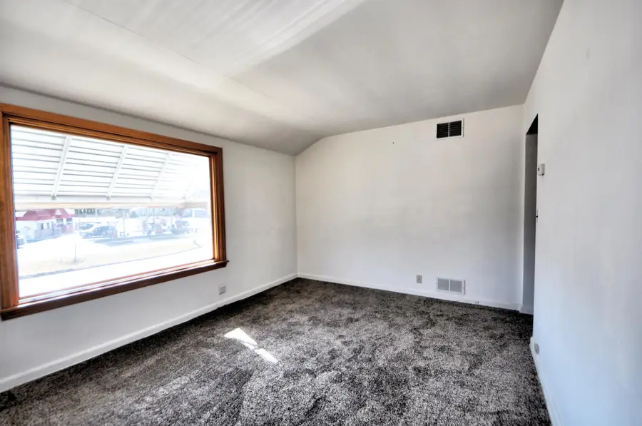 1230 E Howard Ave, Milwaukee, WI 53207 - #3