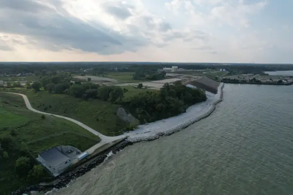 9423 S Lake Vista Pkwy, Oak Creek, WI 53154