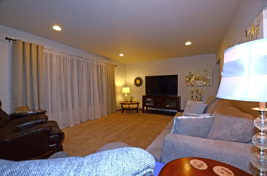 5415 S Nicolet Dr, New Berlin, WI 53151 - #2