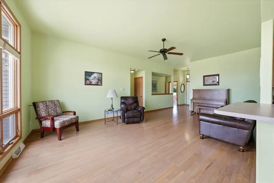 308 E Redding Cir, Belgium, WI 53004 - #2