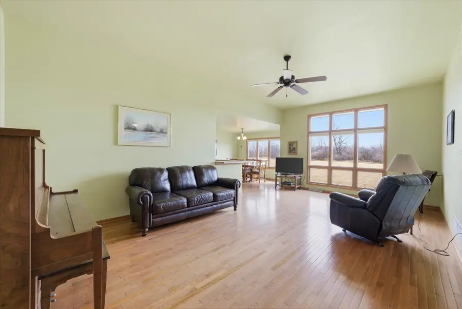 308 E Redding Cir, Belgium, WI 53004 - #3