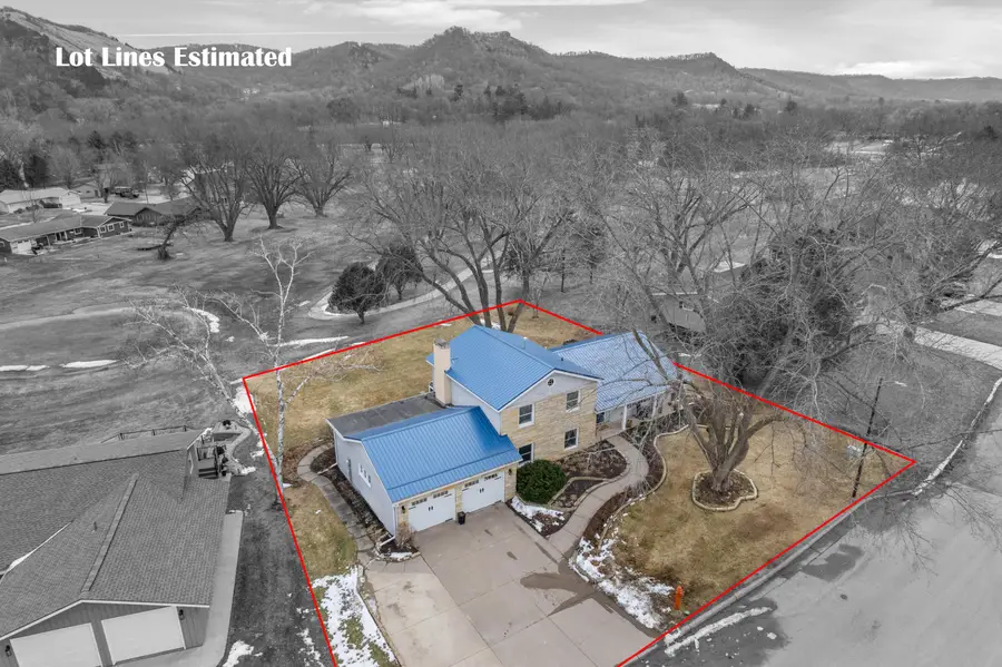 1628 Valley View Dr, Wilson, MN 55987 - #3