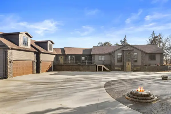 N5302 Crossman Rd, Lake Mills, WI 53551