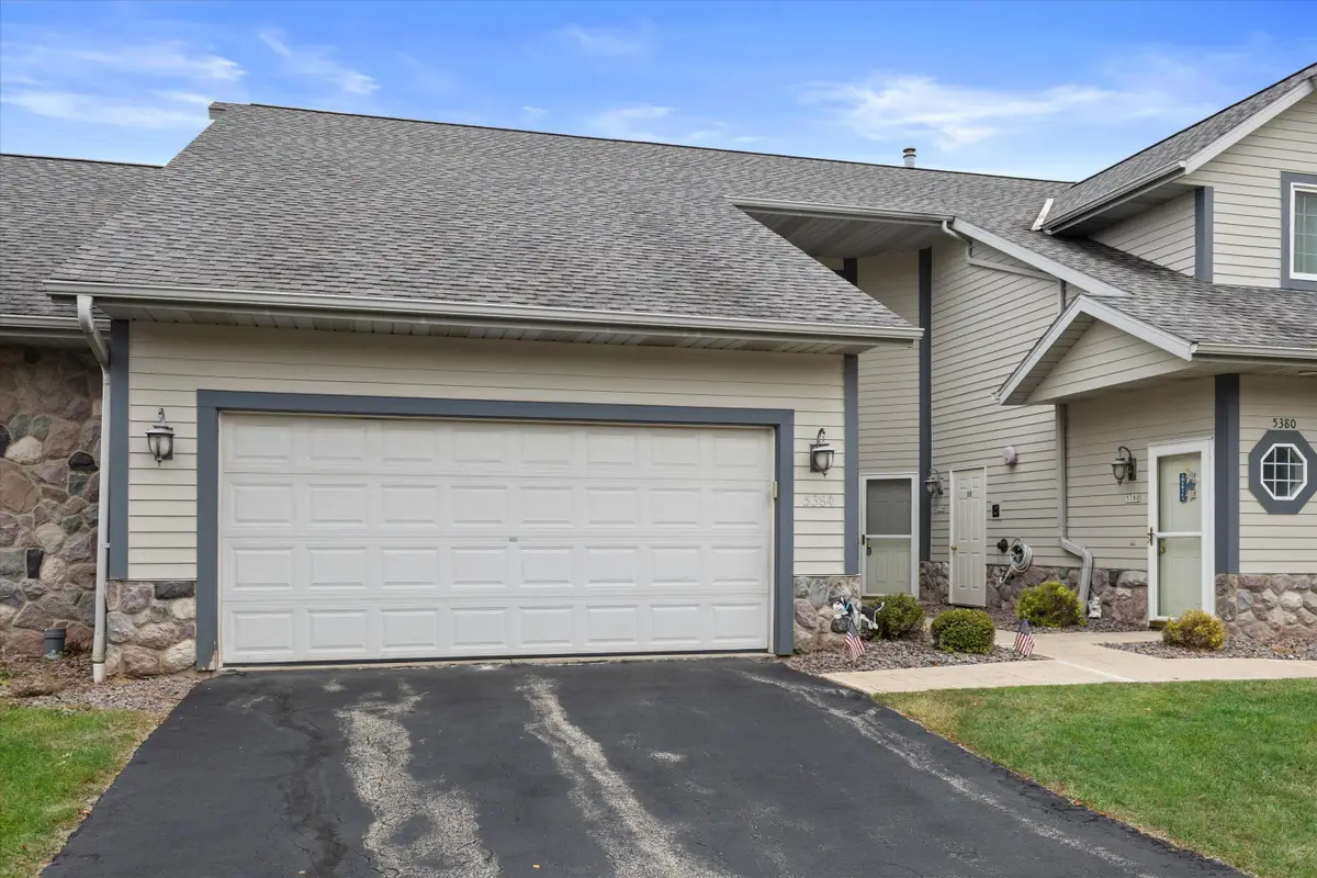 5384 S Hidden Dr, Greenfield, WI 53221 - #1