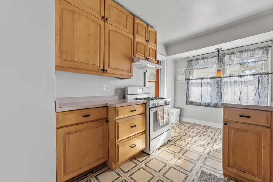 3137 S Pine Ave, Milwaukee, WI 53207 - #3