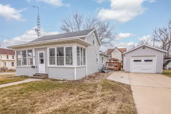 449 Taylor St, Waterloo, WI 53594