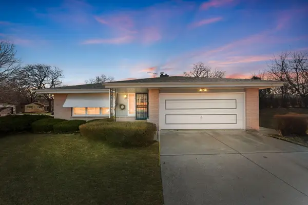 1217 Fairway Dr, Racine, WI 53405