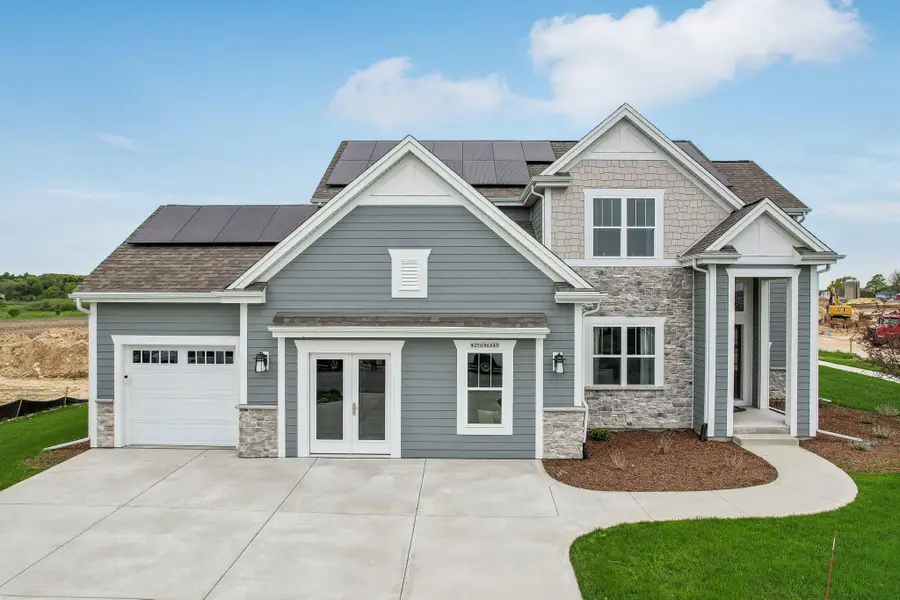 W256N6649 Beaver Creek Ln, Sussex, WI 53089 - #2