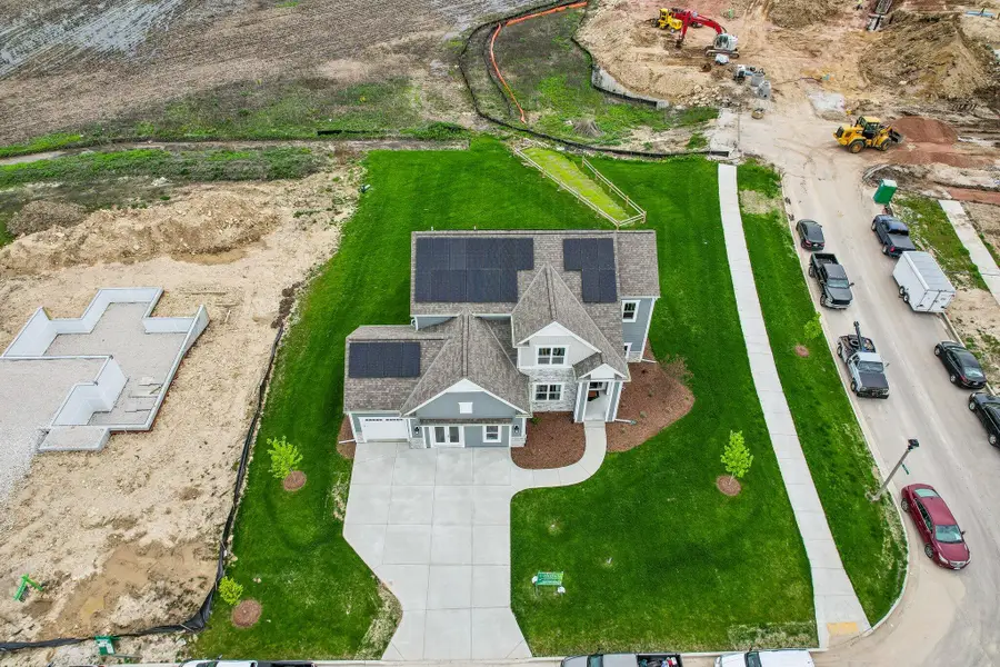 W256N6649 Beaver Creek Ln, Sussex, WI 53089 - #3