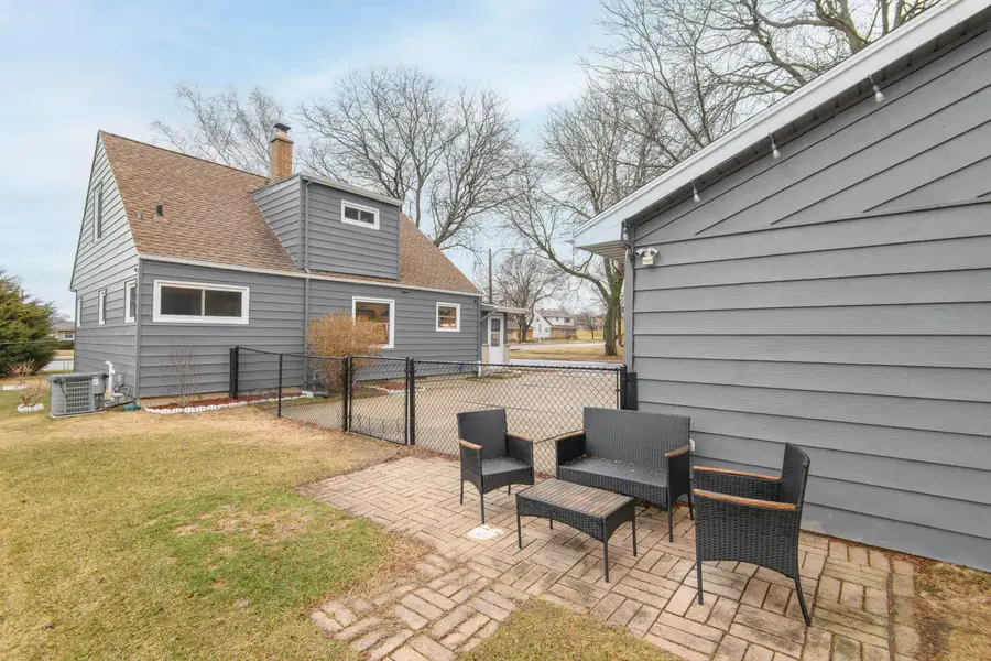 4157 S 20th St, Milwaukee, WI 53221 - #2