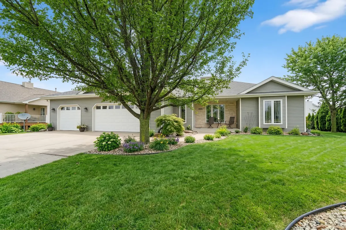 8910 S River Edge Dr, Oak Creek, WI 53154 - #1