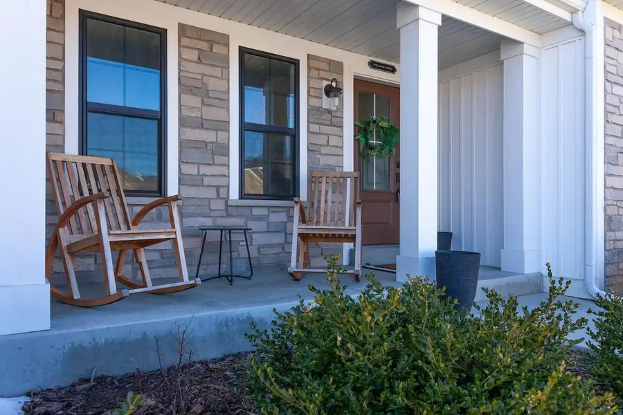 1331 Bluestem Trl, Oconomowoc, WI 53066 - #3