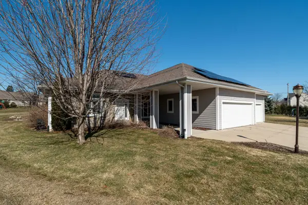 2308 Coldwater Creek Dr, Waukesha, WI 53188