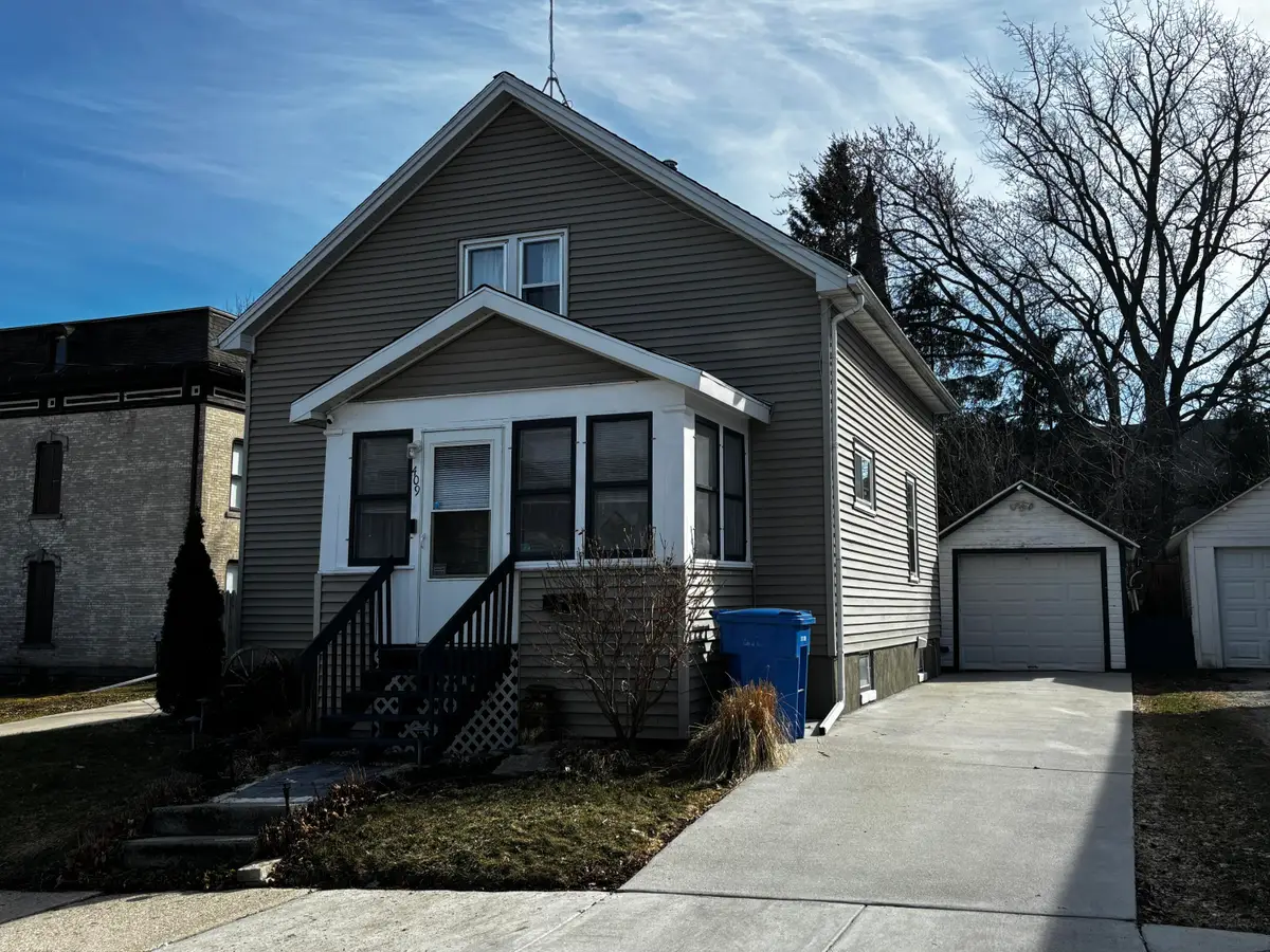 409 O'connell St, Watertown, WI 53094 - #1
