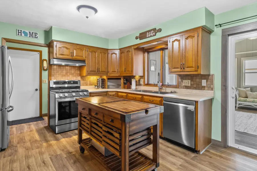 817 W Milwaukee St, Jefferson, WI 53549 - #3