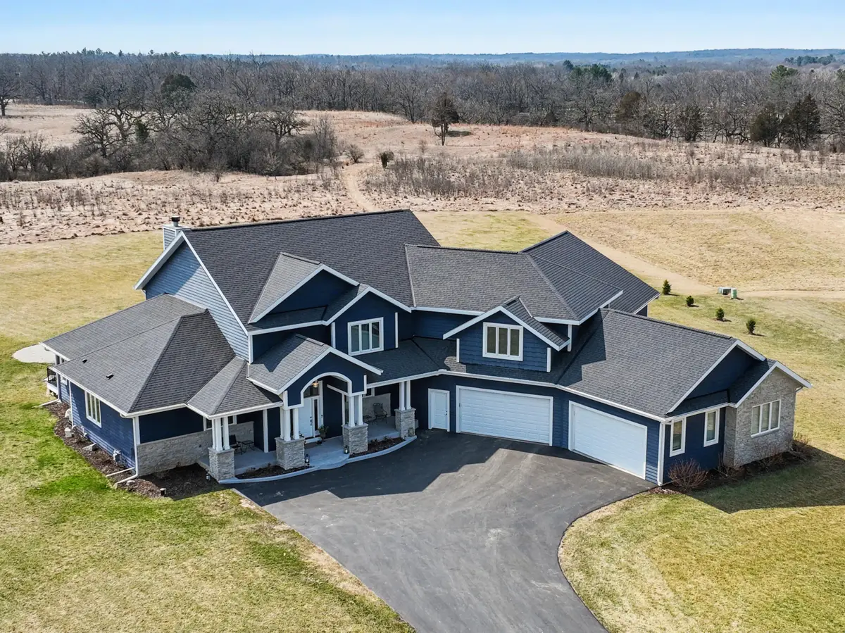 S101W33315 Genevieve Dr, Mukwonago, WI 53149 - #1